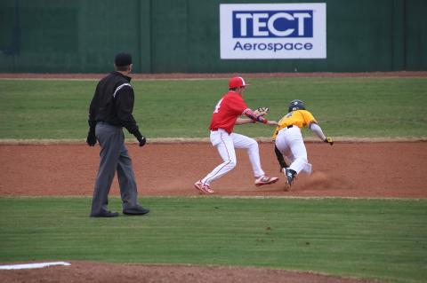 The "JUICE" tags an Andale Runner caught in a rundown between 1st & 2nd.