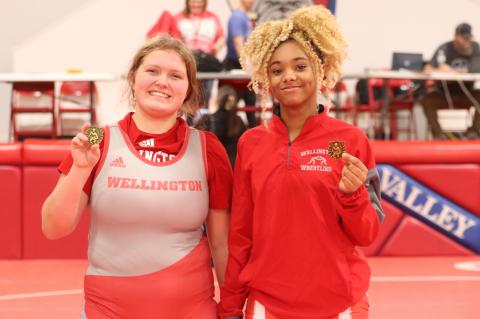 aubrey hunt & bri walker caney valley medalists